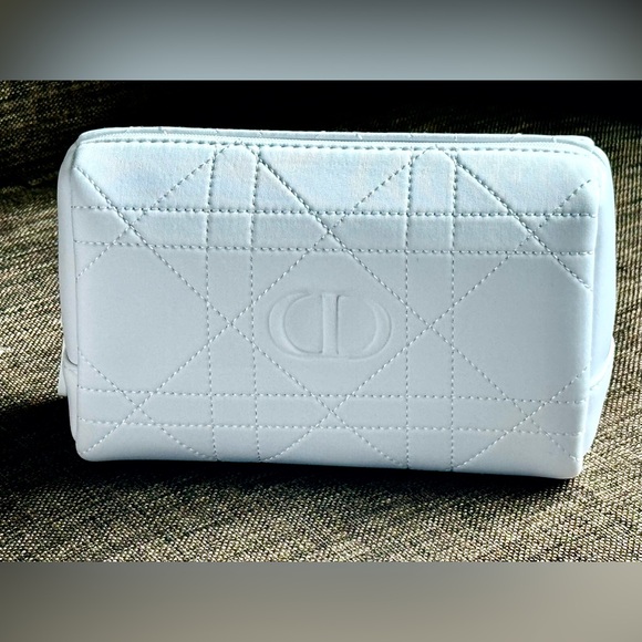 Classic Stunning DIOR Pure white cushioned trousseau bag - Picture 1 of 6